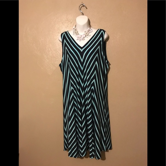 Chelsea & Theodore Dresses & Skirts - 🔥Mark Down🔥Chelsea & Theodore striped dress  XL